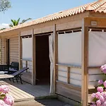 & U Livanti Ecolabel 假日公园 3*